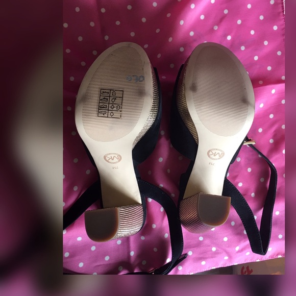 NWOT Michael Kors tie up wedge - Picture 3 of 6